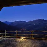 Oihaneko Etxea, La Grange Dans La Foret *