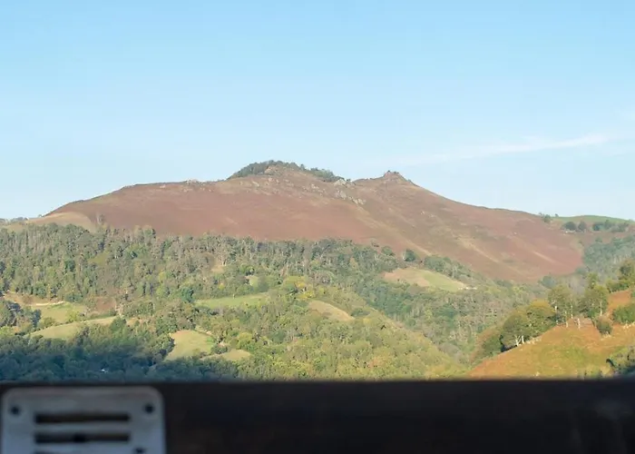 Oihaneko Etxea, La Grange Dans La Foret