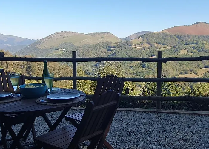 Oihaneko Etxea, La Grange Dans La Foret Licq-Athérey