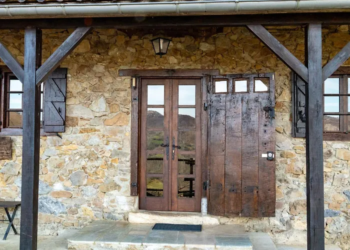 Oihaneko Etxea, La Grange Dans La Foret